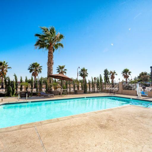 Homestay Suites - Studios&Spas Moreno Valley Exterior foto